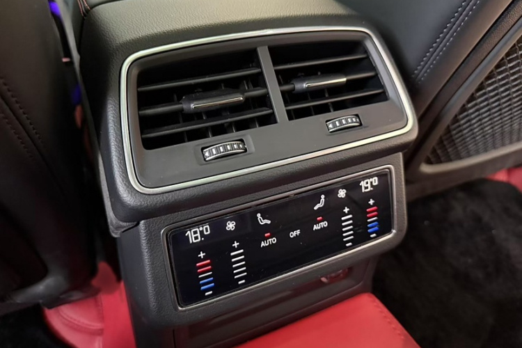 奥迪RS 6 2021款 RS 6 4.0T Avant中控内饰7011