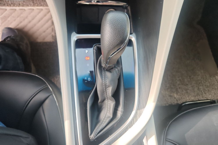 别克GL6 2019款 18T 6座精英型 国V局部细节18