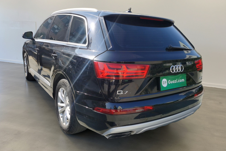 奥迪Q7 2018款 45 TFSI 技术型车身外观5