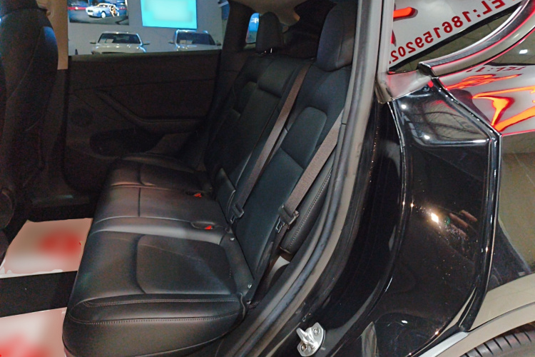 特斯拉 Model Y 2022款 后轮驱动版中控内饰7004