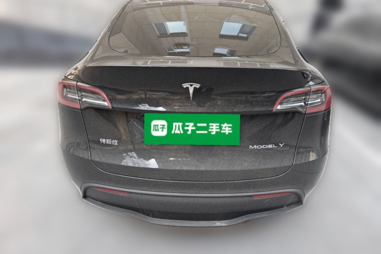 特斯拉 Model Y 2024款 后轮驱动版车身外观6
