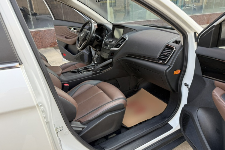 东风风神AX7 2018款 经典 1.6T 自动豪华型中控内饰7002