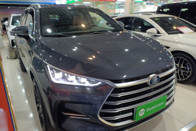 比亚迪 唐新能源 2021款 DM 2.0T 四驱高性能版创世旗舰型车身外观3