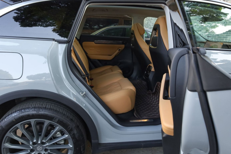 零跑汽车 零跑C11 2024款 增程 300尊享版中控内饰7006