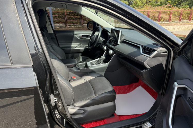 丰田 威兰达 2022款 2.0L CVT两驱领先版中控内饰7004