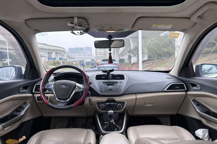 福特 福睿斯 2015款 1.5L 手动时尚型中控内饰7006