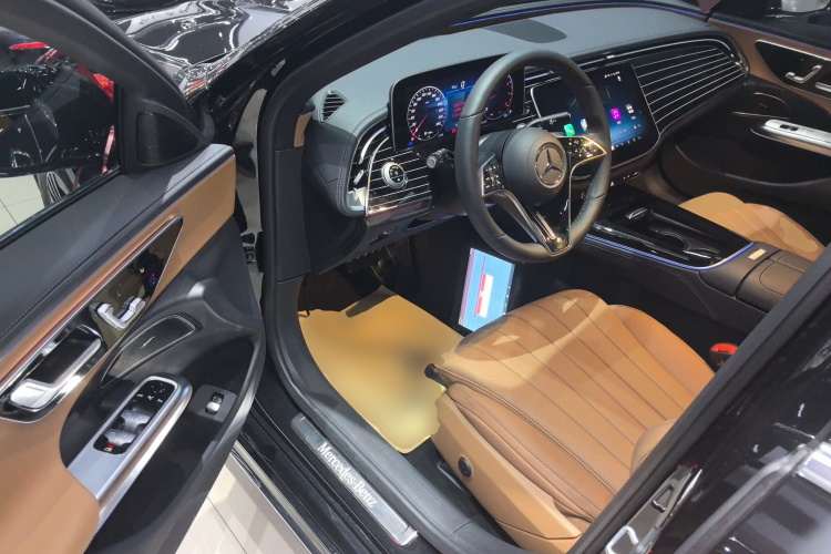 奔驰E级 2025款 E 260 L中控内饰20