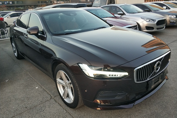 沃尔沃S90 2017款 T4 智远版车身外观6002