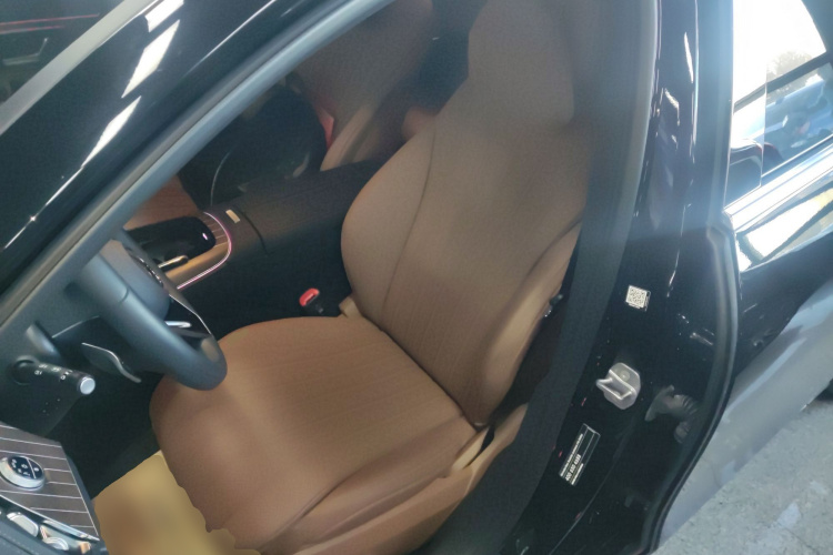 奔驰E级 2025款 E 300 L 时尚型中控内饰19