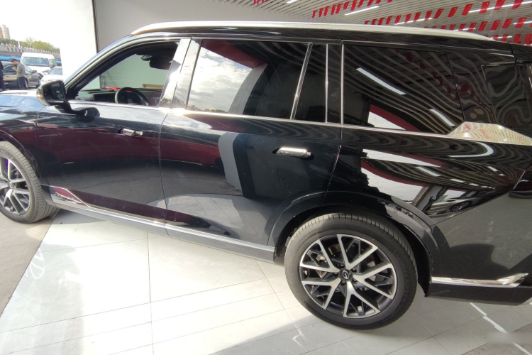 广汽传祺 传祺GS8 2022款 双擎系列 2.0TM 四驱尊贵版 （七座）车身外观6003