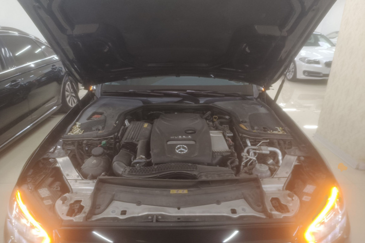 奔驰E级新能源 2022款 改款 E 350 e L 插电式混合动力轿车局部细节24