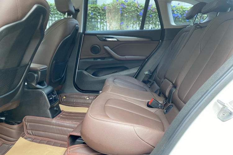 宝马X1 2018款 sDrive18Li 尊享型中控内饰21