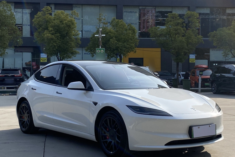 特斯拉 Model 3 2023款 后轮驱动版车身外观6002