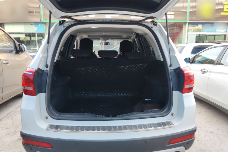 哈弗H6 2019款 运动版 1.5T 手动两驱精英型 国VI机舱底盘23