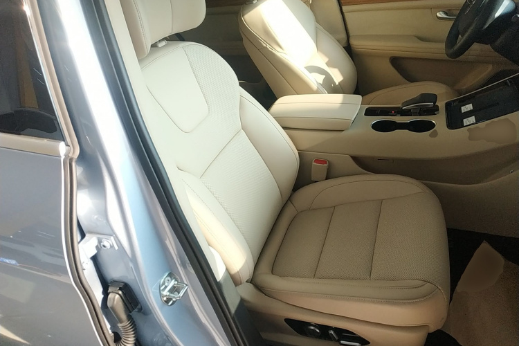 鸿蒙智行 问界M5 2022款 纯电后驱标准版局部细节41