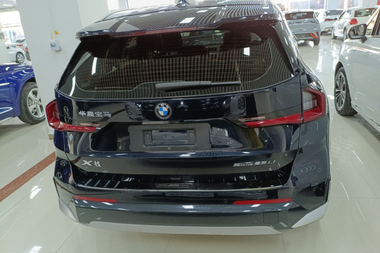 宝马X1 2023款 sDrive25Li X设计套装车身外观6