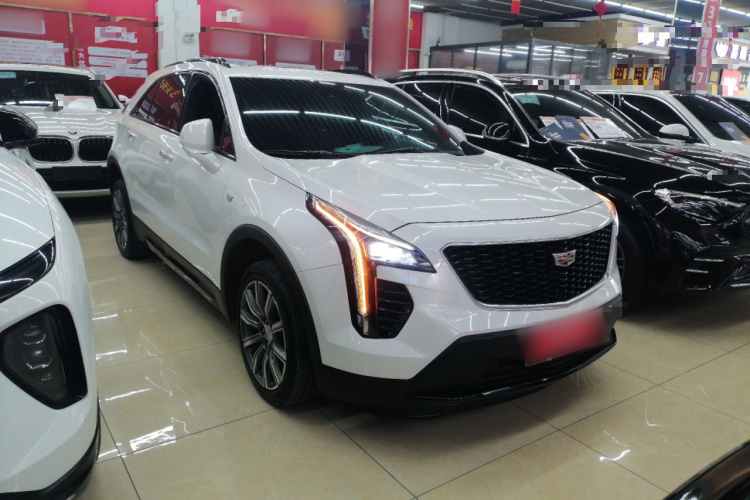 凯迪拉克XT4 2018款 28T 四驱领先运动型车身外观3