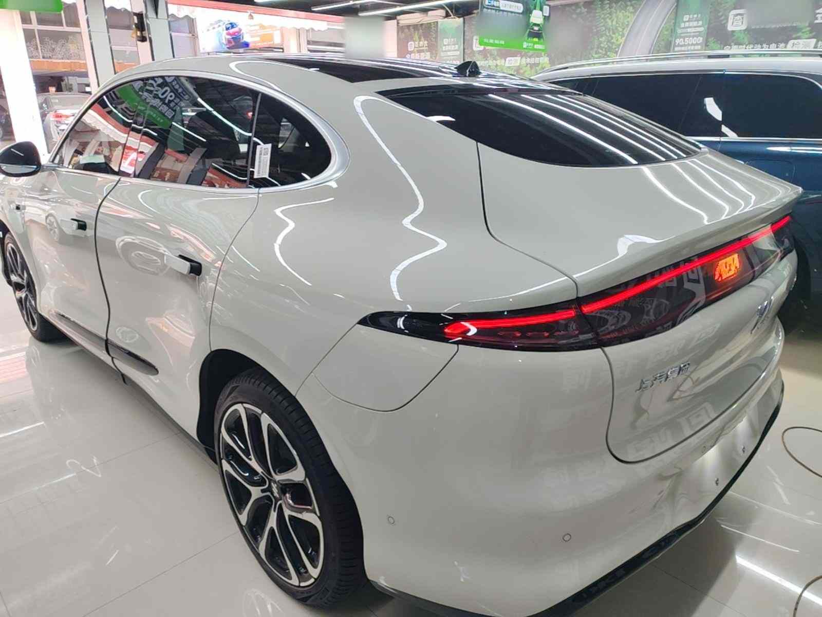 智己汽车 智己LS6 2026款 纯电 Max(3)