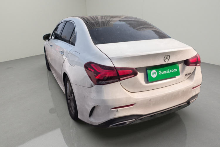 奔驰A级 2022款 改款 A 200 L 运动轿车动感型车身外观5