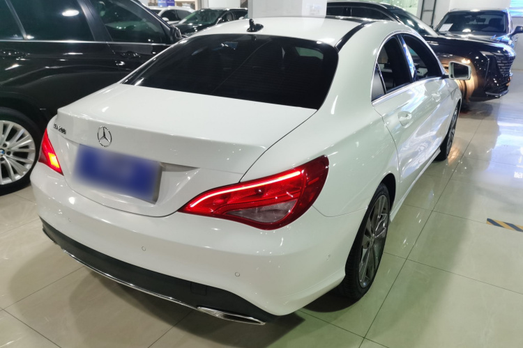 奔驰CLA 2019款 CLA 200 动感型车身外观7