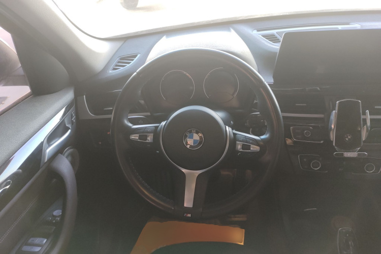 宝马X1 2022款 sDrive25Li 领先型中控内饰13