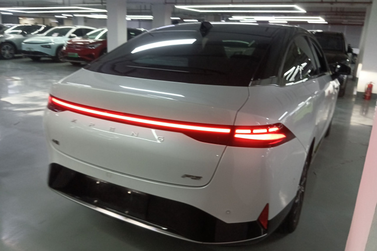 小鹏P5 2021款 460E+车身外观6005