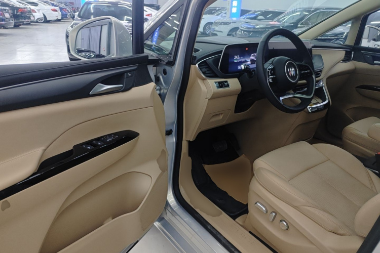 别克GL8新能源 2025款 陆尚 尊享版 7座中控内饰20