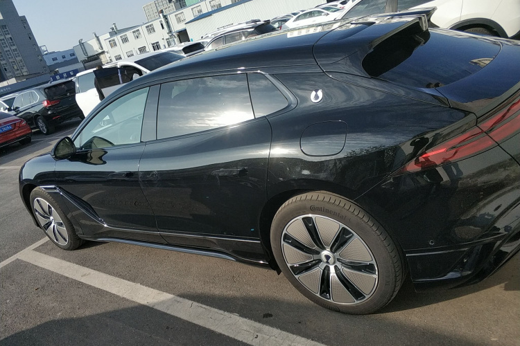 腾势Z9GT 2024款 1100四驱Max首发版车身外观4