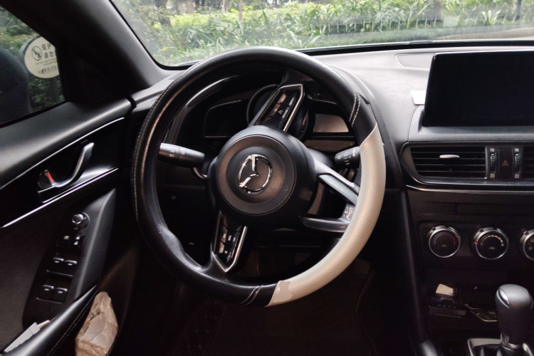 马自达CX-4 2021款 2.0L 自动两驱蓝天活力版中控内饰13