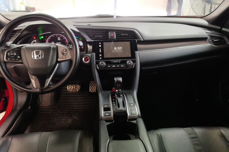本田 思域 2021款 HATCHBACK 220TURBO CVT劲擎控中控内饰12