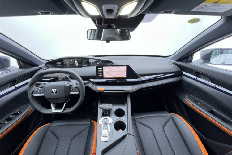 长安UNI-V 2024款 1.5T 尊贵型中控内饰7001