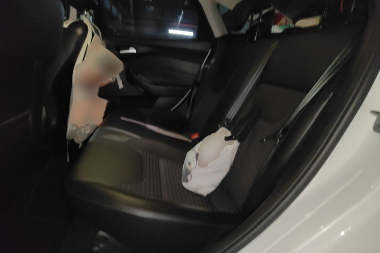 福特 福克斯 2017款 三厢 EcoBoost 125 自动超能风尚型智行版中控内饰21