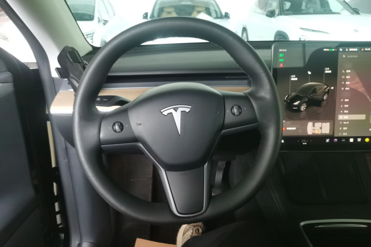 特斯拉 Model Y 2022款 改款 后轮驱动版中控内饰13