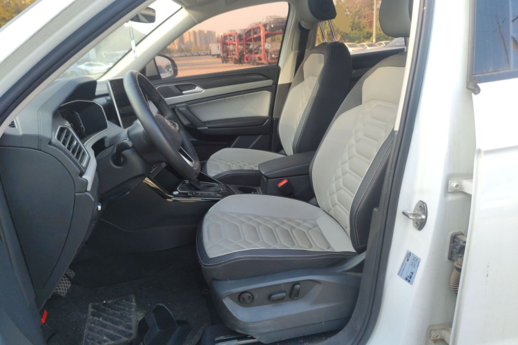 大众 探岳 2023款 300TSI 两驱豪华Plus进阶版中控内饰19