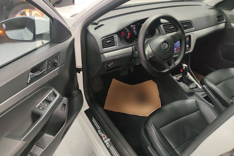 大众 朗逸 2017款 1.6L 自动风尚版中控内饰20