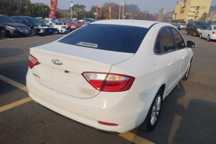 奇瑞 艾瑞泽7 2015款 1.6L 手动致尚版车身外观7