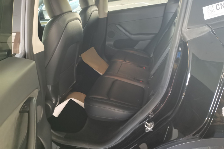 特斯拉 Model Y 2022款 改款 后轮驱动版中控内饰7004