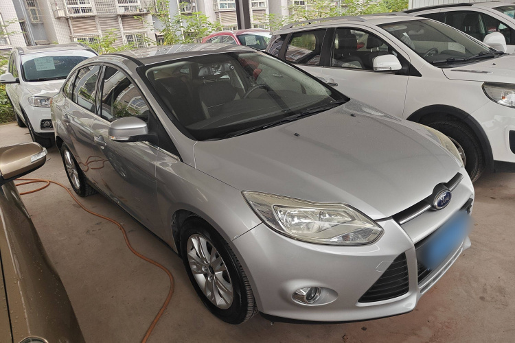 福特 福克斯 2012款 三厢 1.6L 手动舒适型车身外观6002