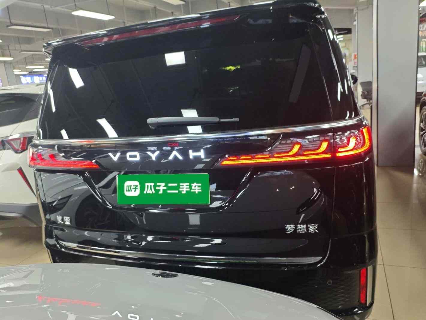 岚图汽车 岚图梦想家 2025款 PHEV 四驱卓越鲲鹏版(4)