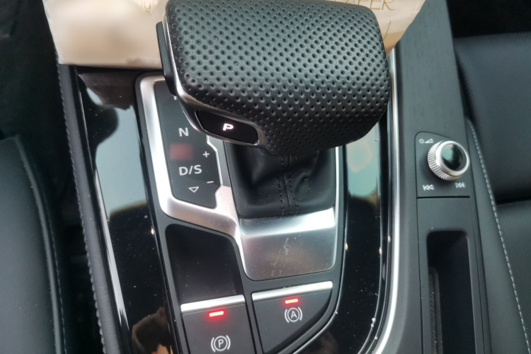 奥迪A4L 2024款 40 TFSI 豪华动感型局部细节18