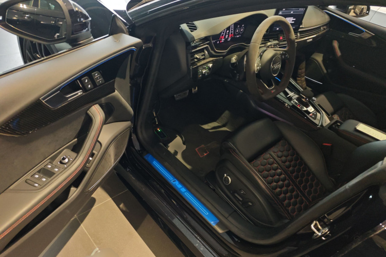 奥迪RS 5 2023款 RS 5 2.9T Sportback 黑曜版中控内饰20