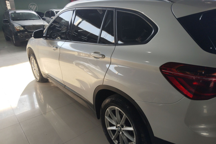 宝马X1 2018款 sDrive18Li 时尚型车身外观6003