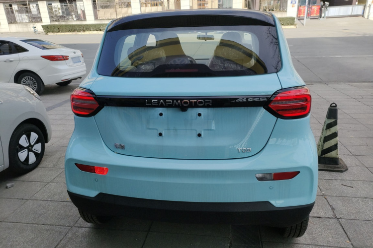 零跑汽车 零跑T03 2025款 310舒享版车身外观6