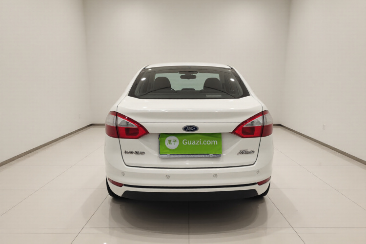 福特 嘉年华 2013款 三厢 1.5L 自动时尚型车身外观6