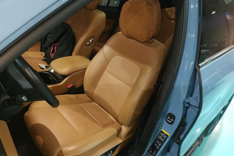 理想汽车 理想ONE 2021款 增程6座版中控内饰19