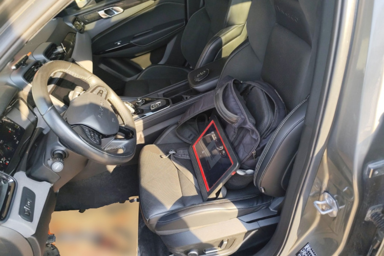 领克03 2022款 2.0TD DCT劲Pro中控内饰19