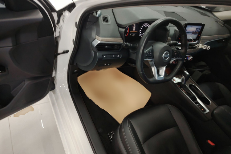 日产 天籁 2021款 2.0L XL 舒适版中控内饰7003