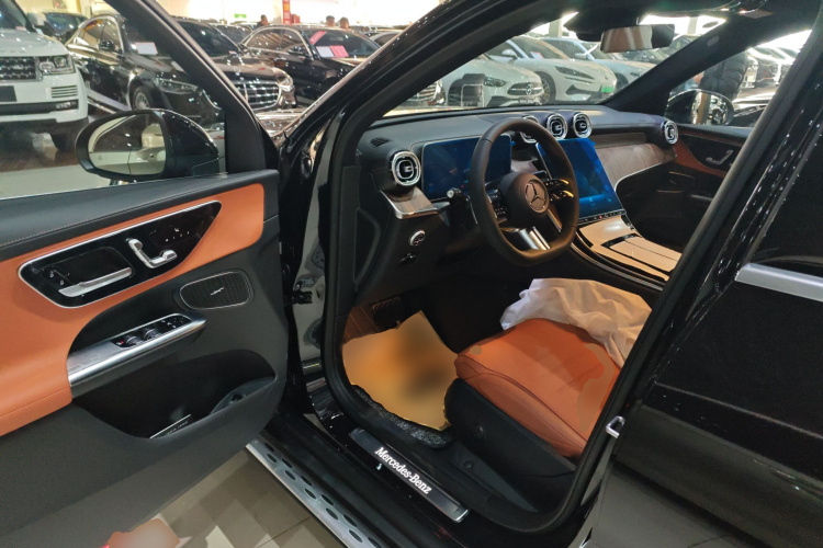 奔驰GLC 2025款 改款 GLC 300 L 4MATIC 动感型 5座中控内饰20