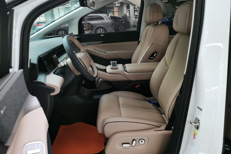 小鹏X9 2024款 640四驱高性能Max局部细节19