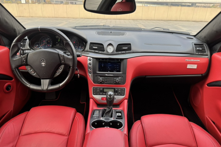 玛莎拉蒂 GranTurismo 2007款 4.2L 标准版中控内饰7004